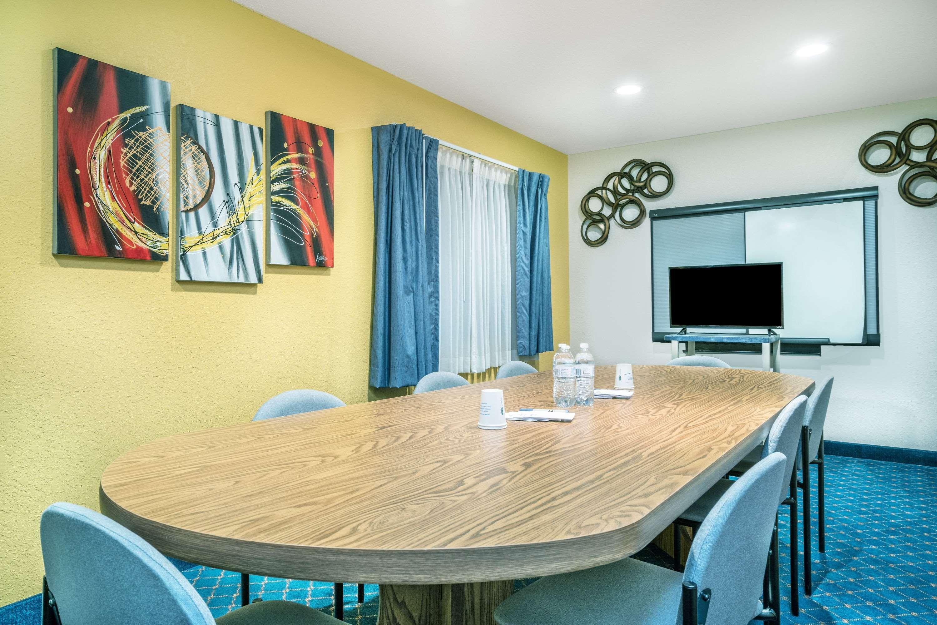 Microtel Inn & Suites Tomah Extérieur photo