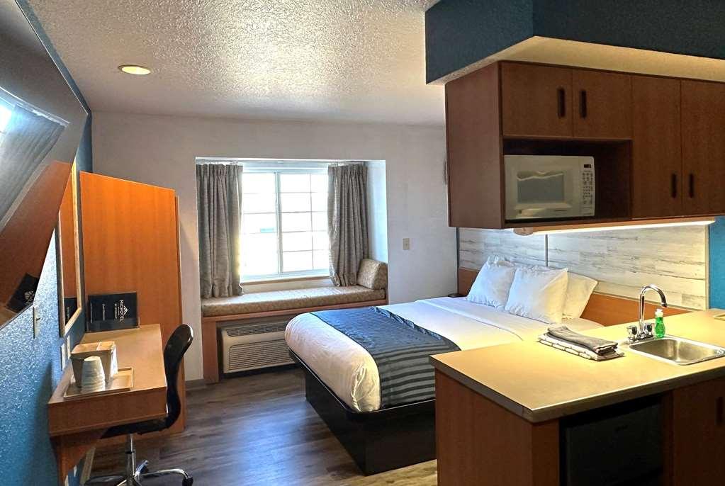 Microtel Inn & Suites Tomah Chambre photo